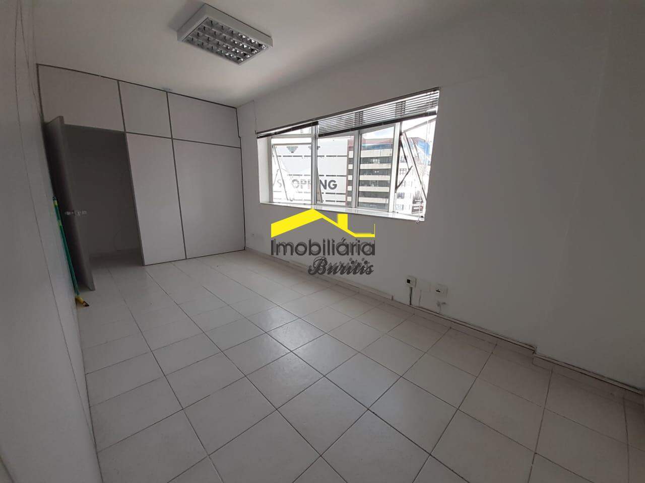 Sala para aluguel no Buritis: 